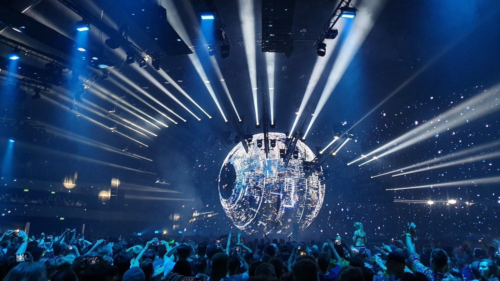 1600x900 Eric Prydz's HOLOSPHERE MUST WATCH