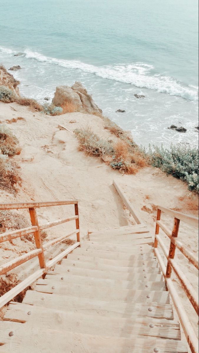676x1200 Beach wall collage