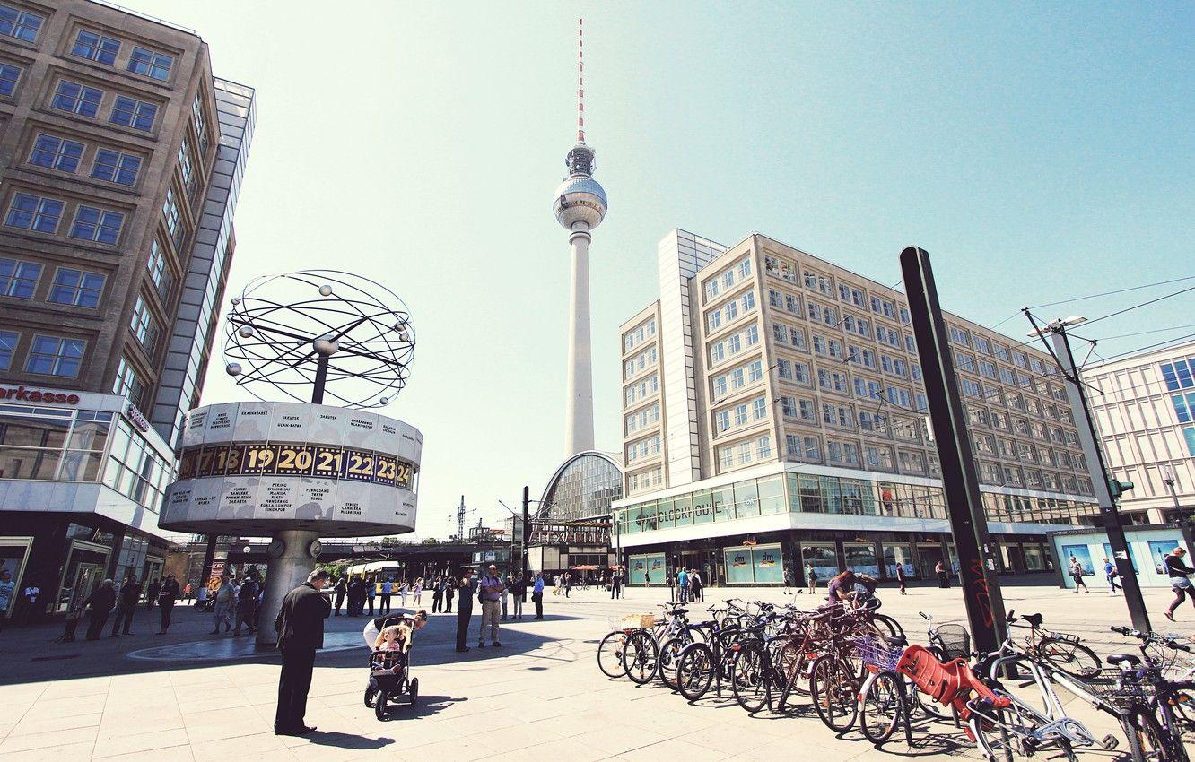 1332x850 Wallpaper the city, people, Germany, area, Berlin