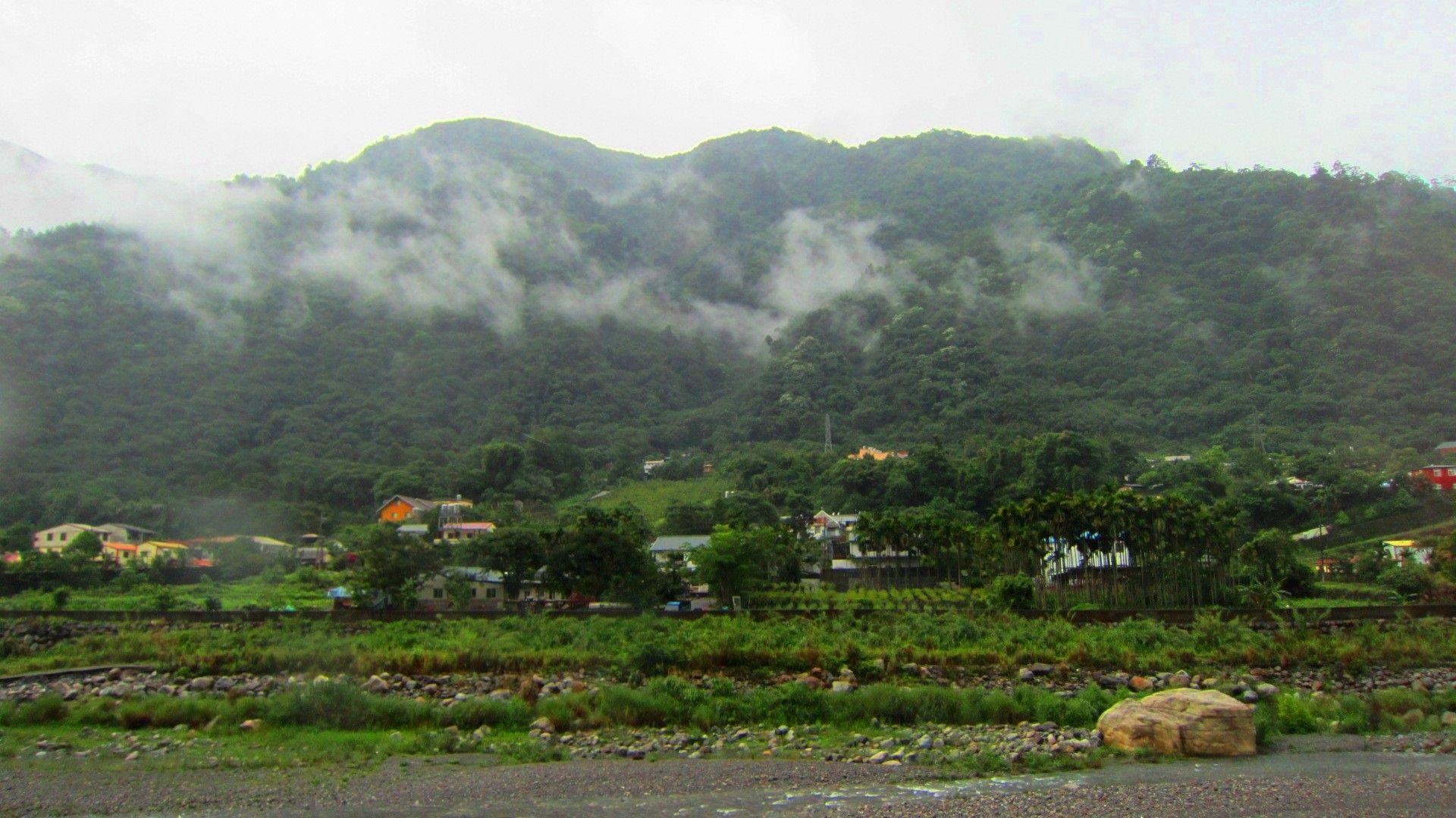 1920x1080 Mountain: Misty Scenery Nature Clouds Mountain Japanese Mountains