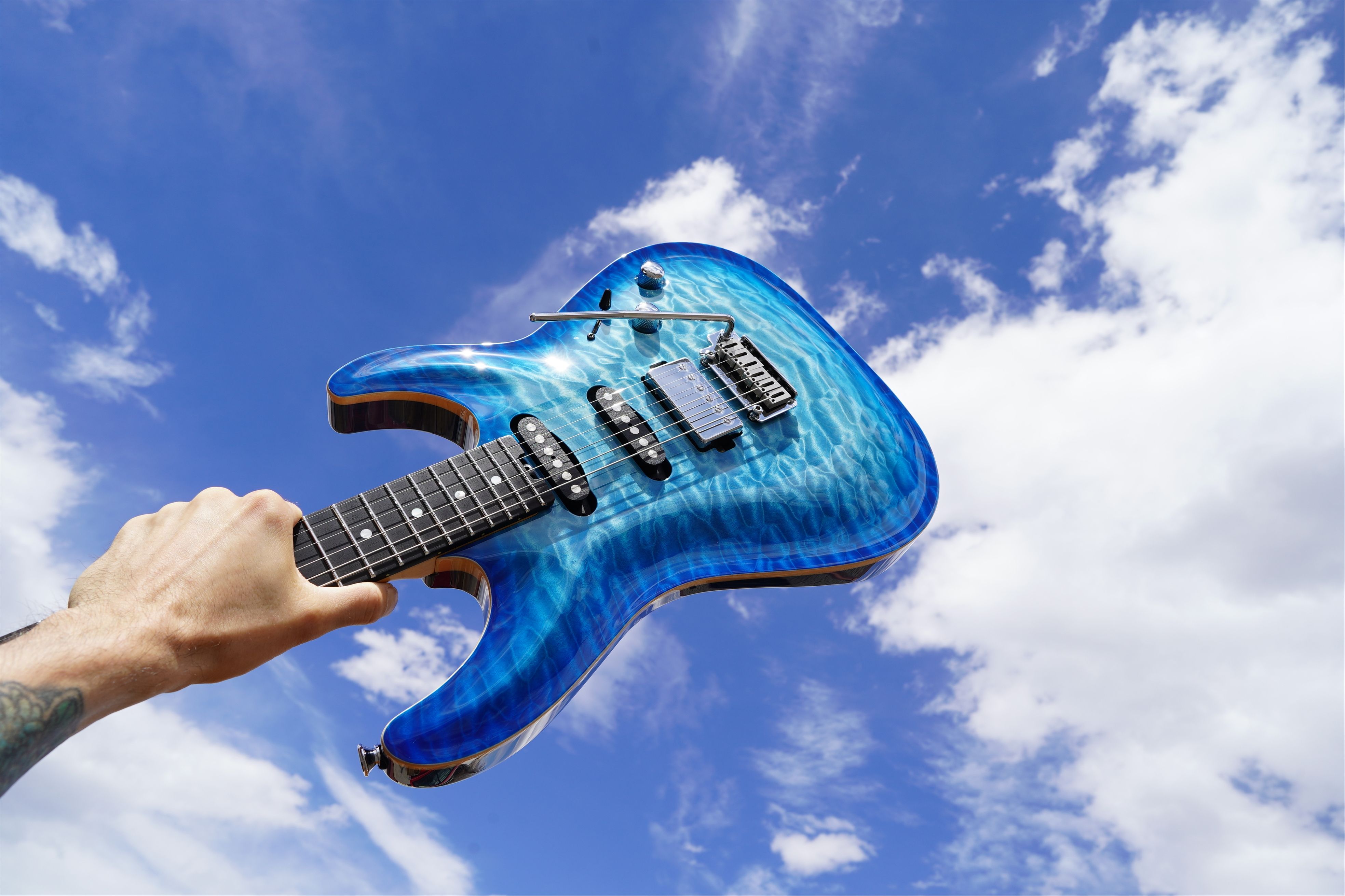 3936x2624 Sky Burst 6 String Electric Guitar 2023