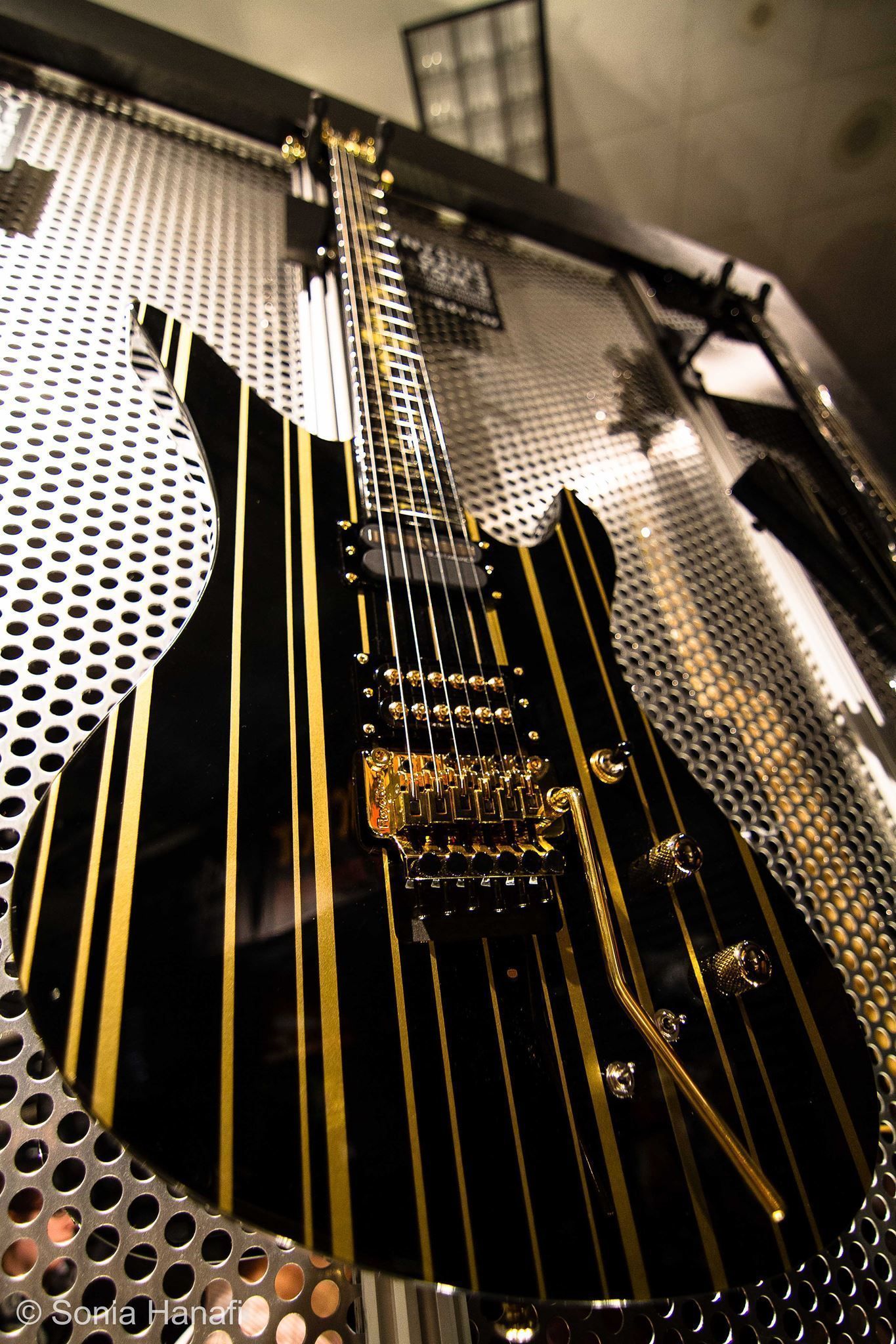 1365x2048 Cool Guitars