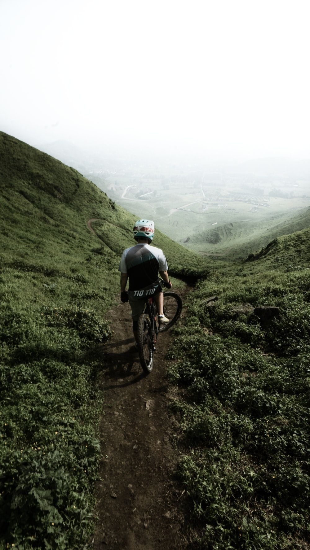 1000x1776 Mountain Bike Picture. Download