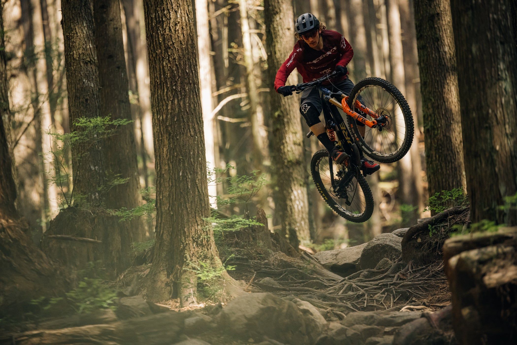 2100x1401 Evan Wall heads to the Enduro World