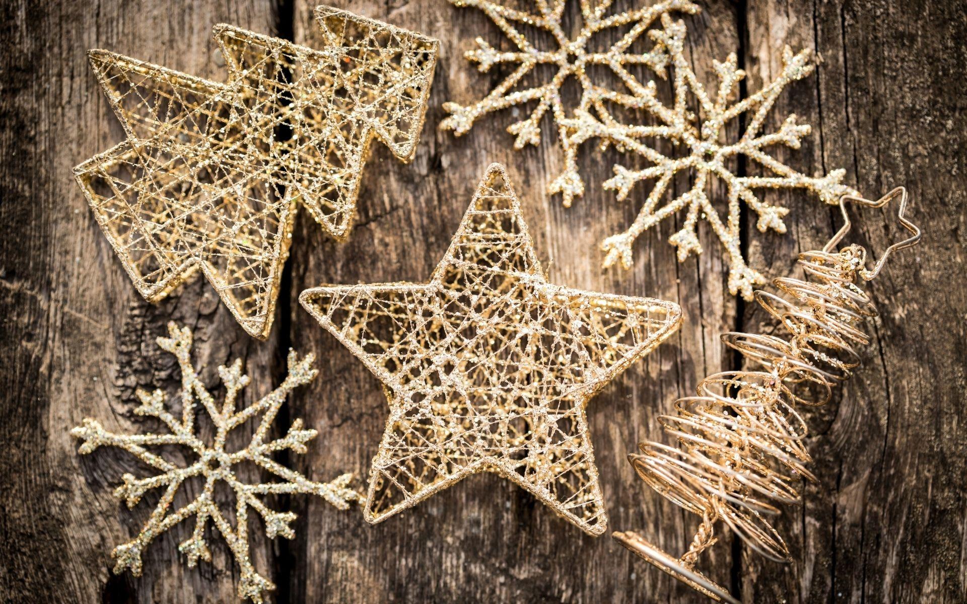 1920x1200 Vintage Christmas Ornaments on Wood widescreen wallpaper. Wide