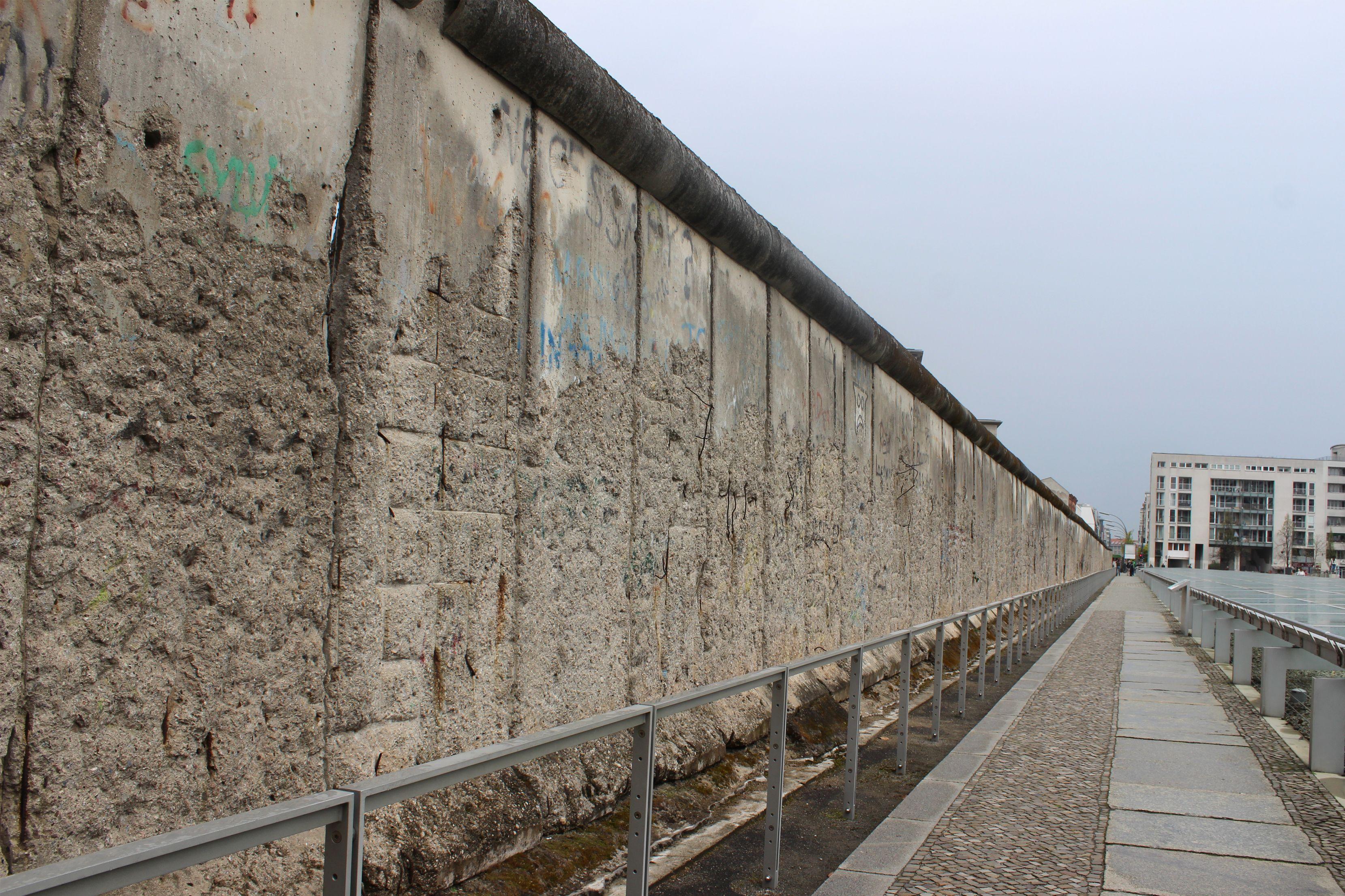 3318x2212 Berlin Wall Wallpaper High Quality