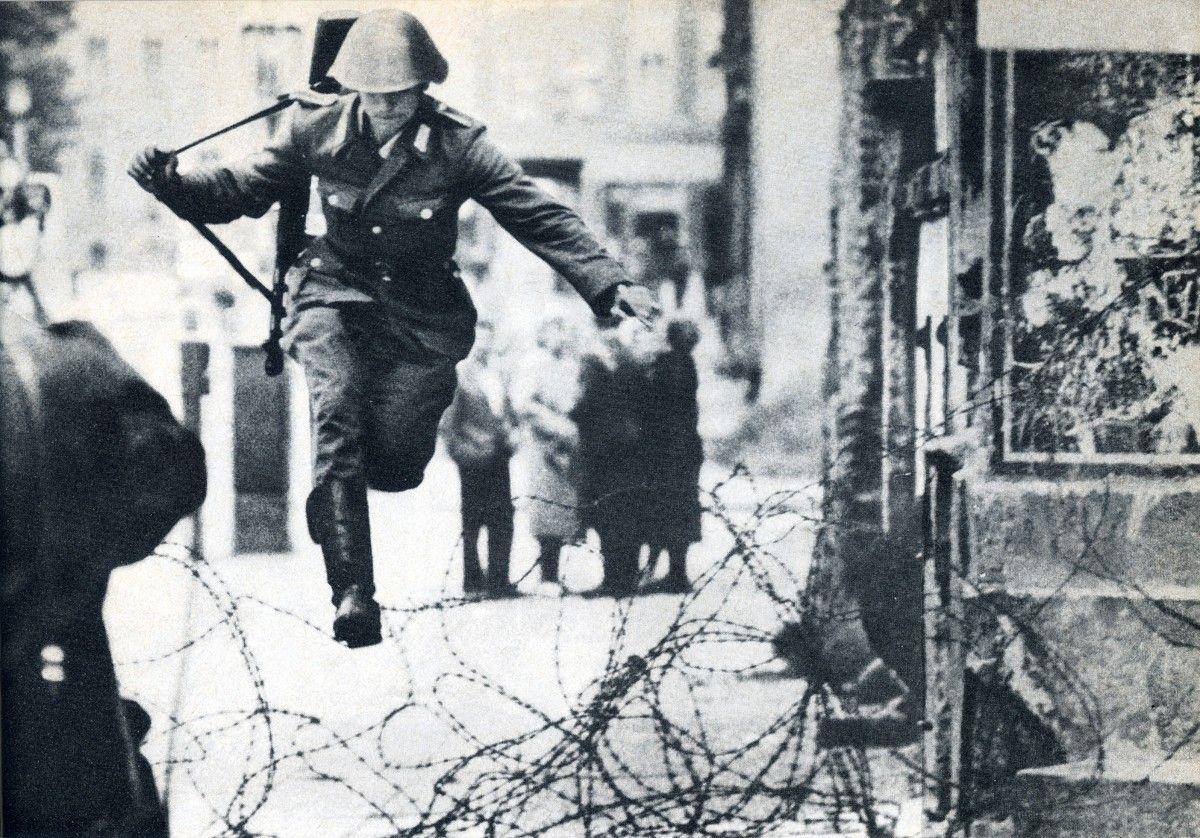 1200x838 1200x838 berlin cold war berlin wall ddr east