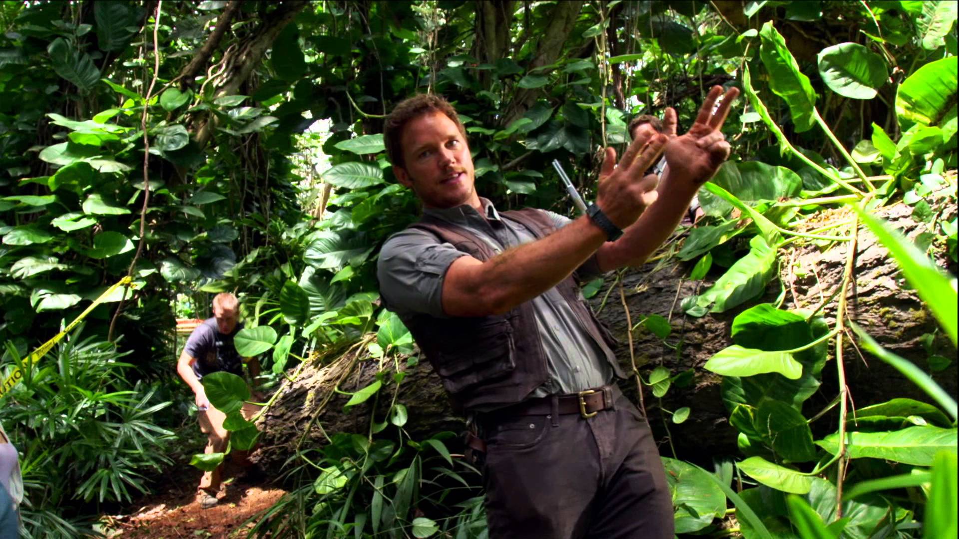 1920x1080 Jurassic World” Unveils Videos of Chris Pratt's Stunt Work