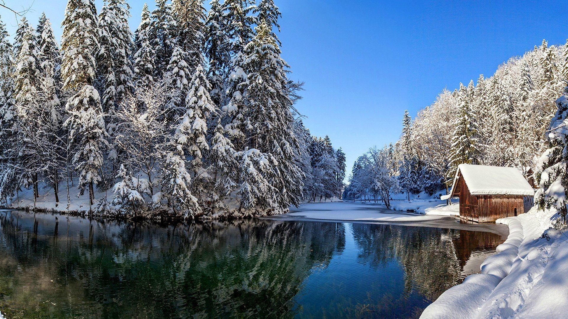 1920x1080 Area with clean water on the winter river wallpaper