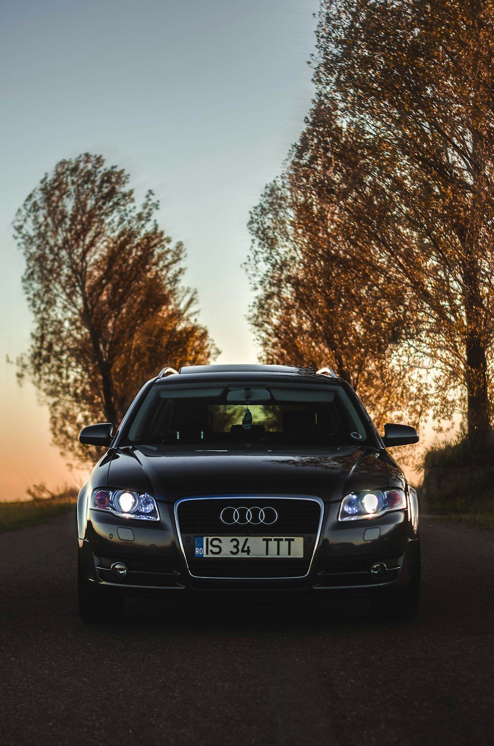 1000x1510 Black Audi A4 3.2 Quattro during golden