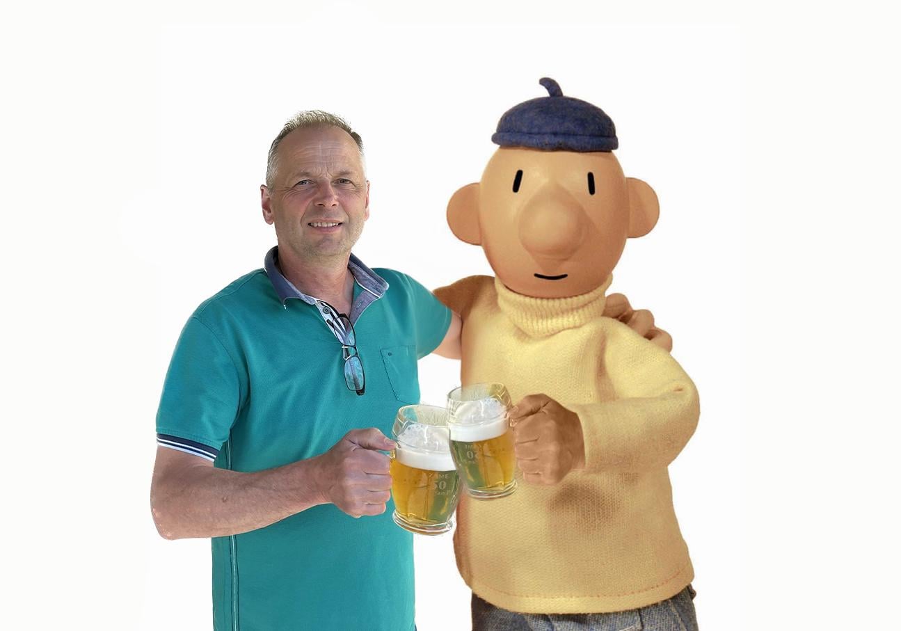 1295x907 patyellow guy from cartoon pat&mat