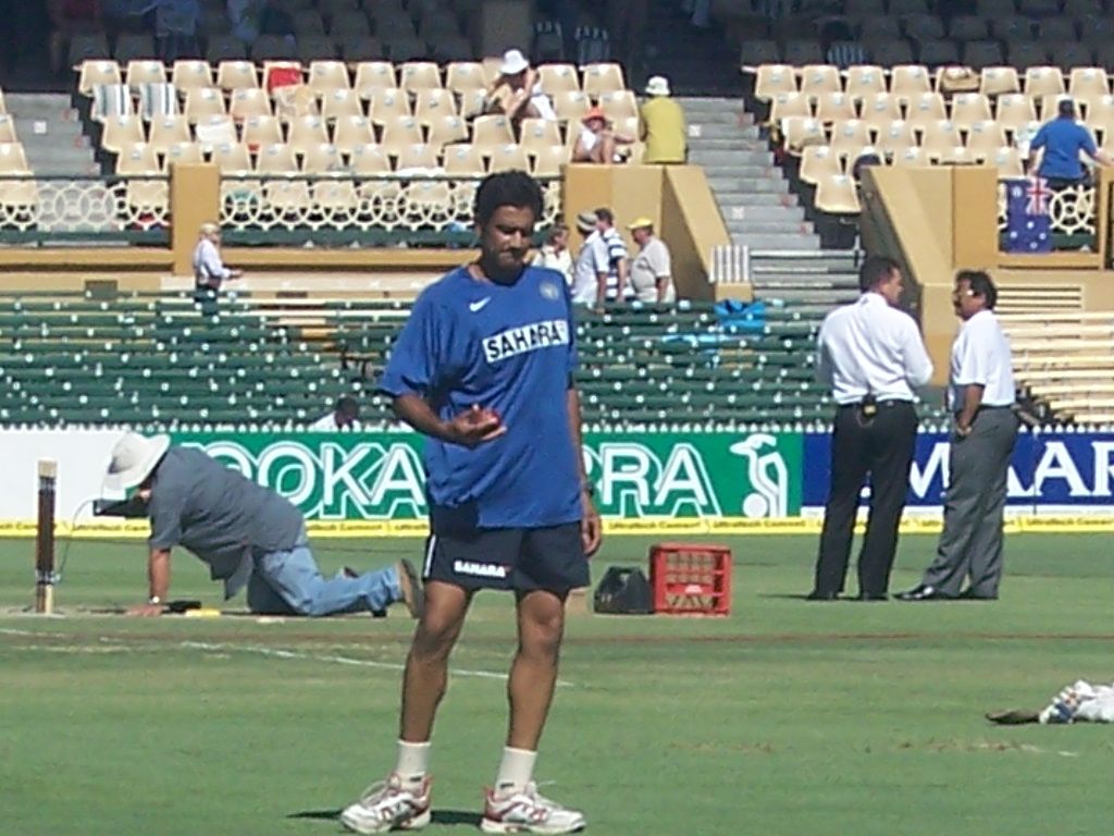 1024x768 Anil Kumble