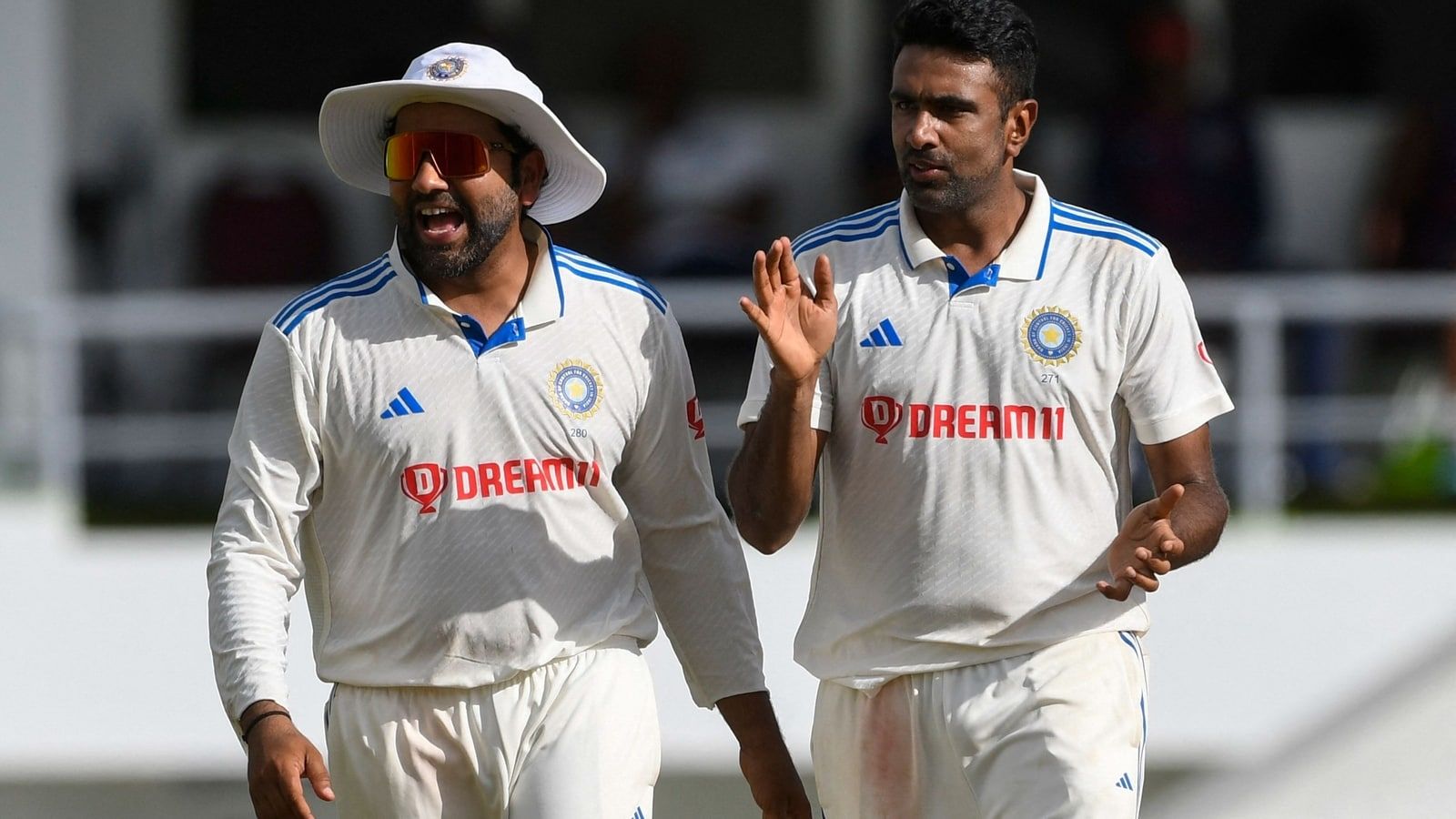 1600x900 Seven Star Ashwin Equals Kumble