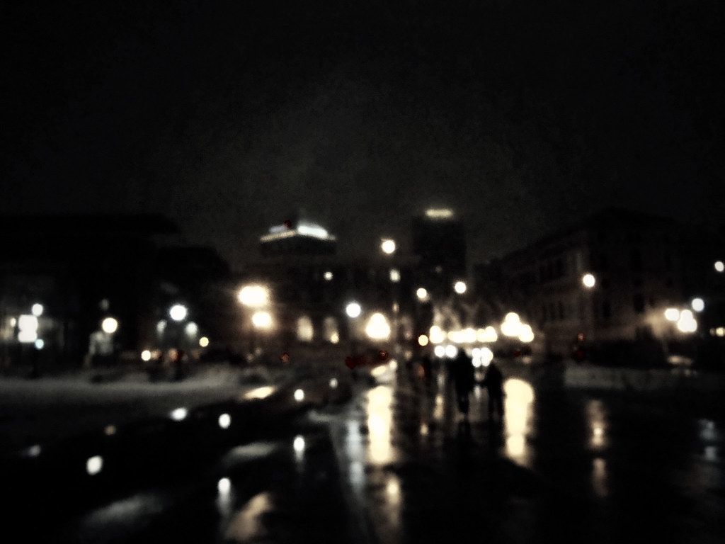 1024x768 Dirty City Life. Just a little