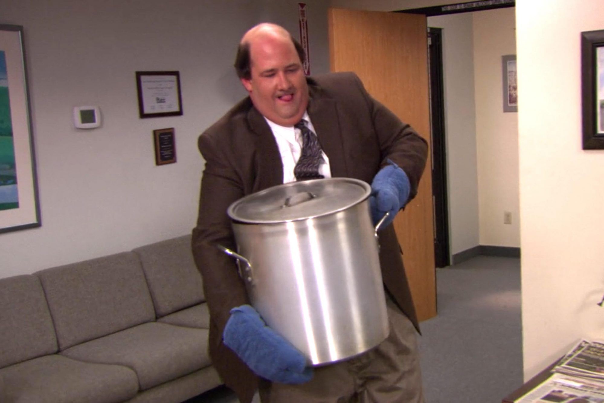 2000x1333 Kevin the office, Famous chili recipes