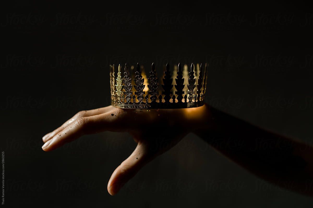 1200x800 Golden Crown On A Hand.
