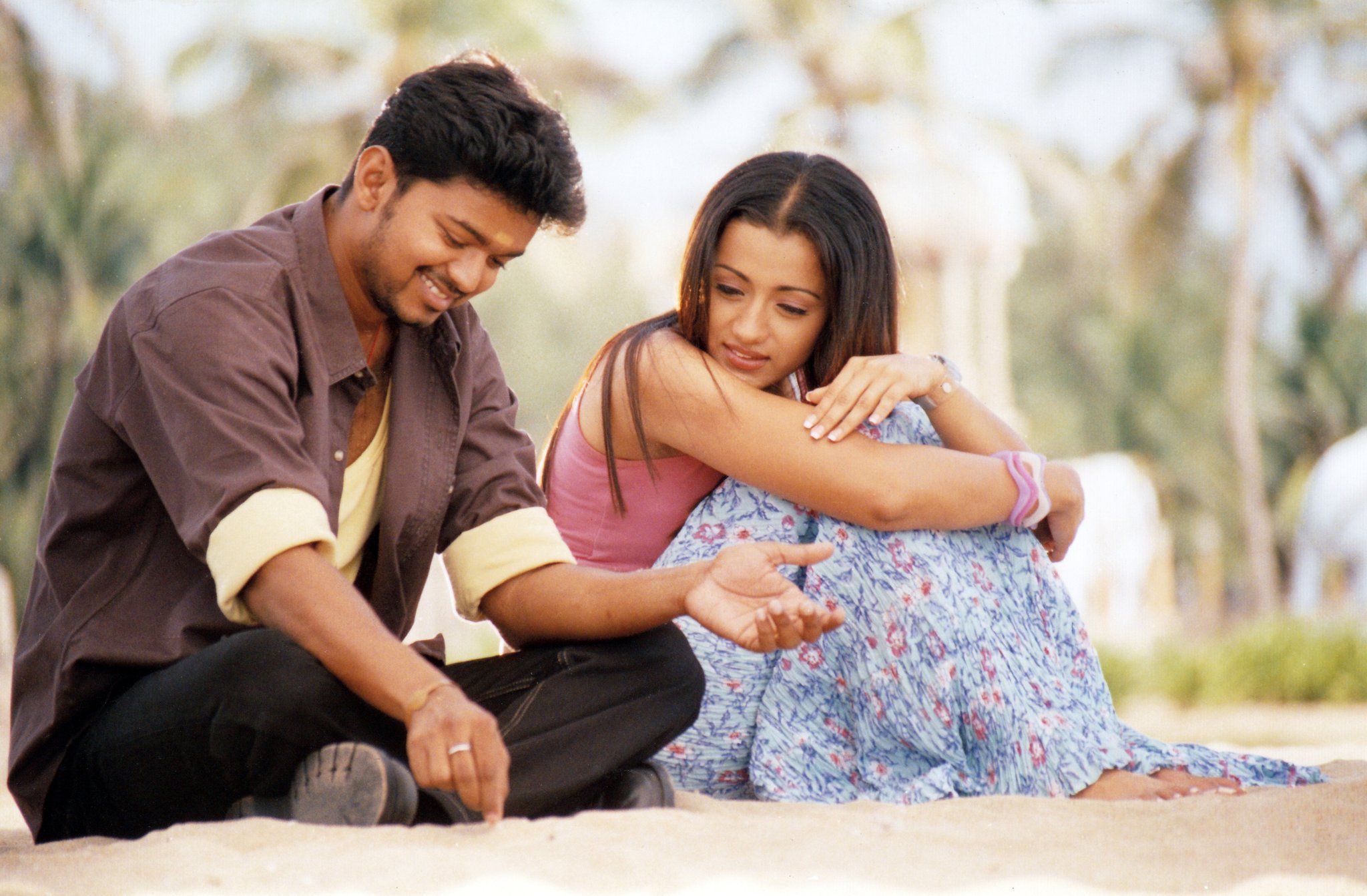 2048x1342 Vijay And Trisha Wallpaper