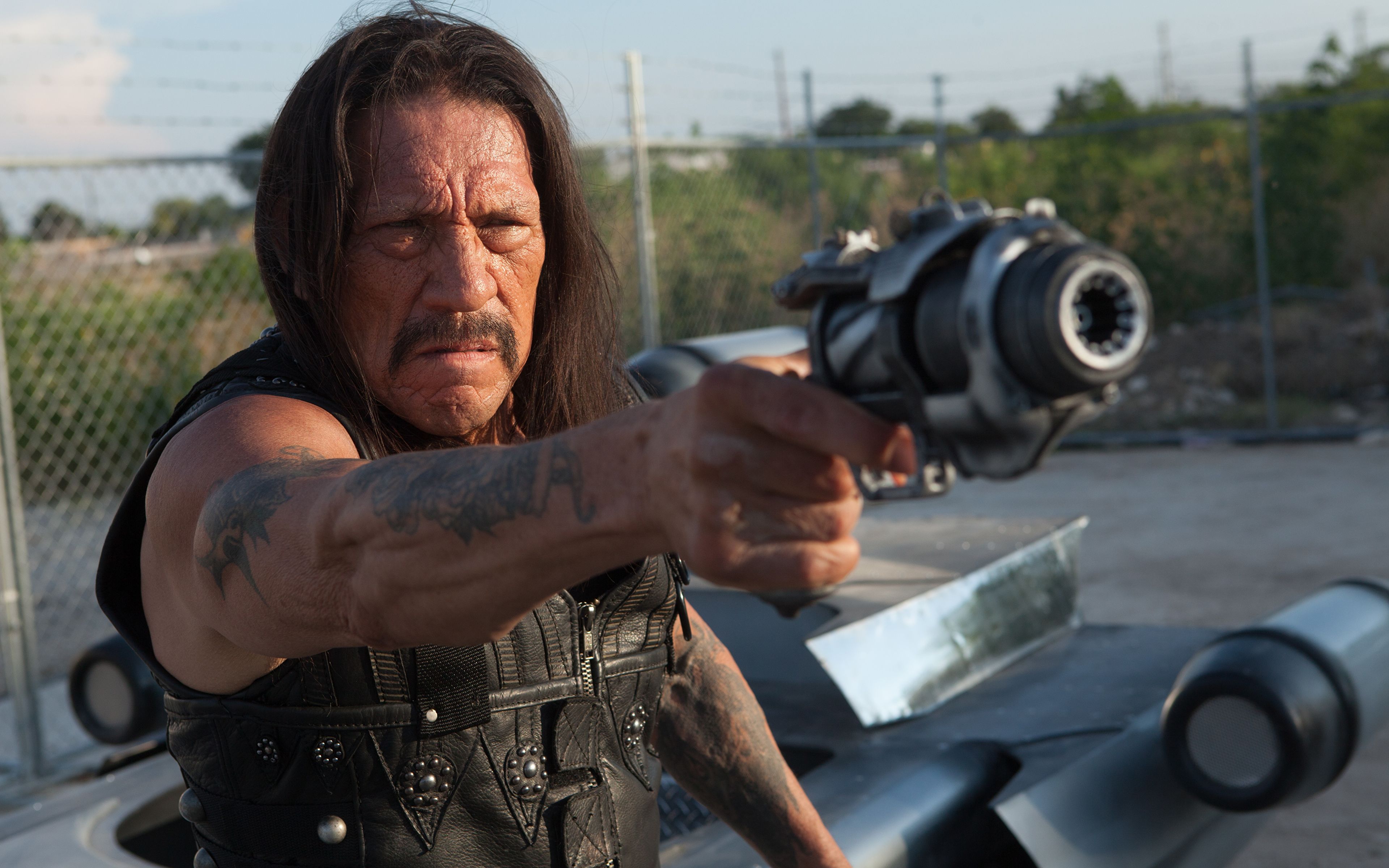 3840x2400 Desktop Wallpaper Machete Kills Danny