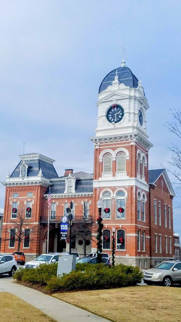 736x1308 Tour the Real Town Behind Mystic Falls