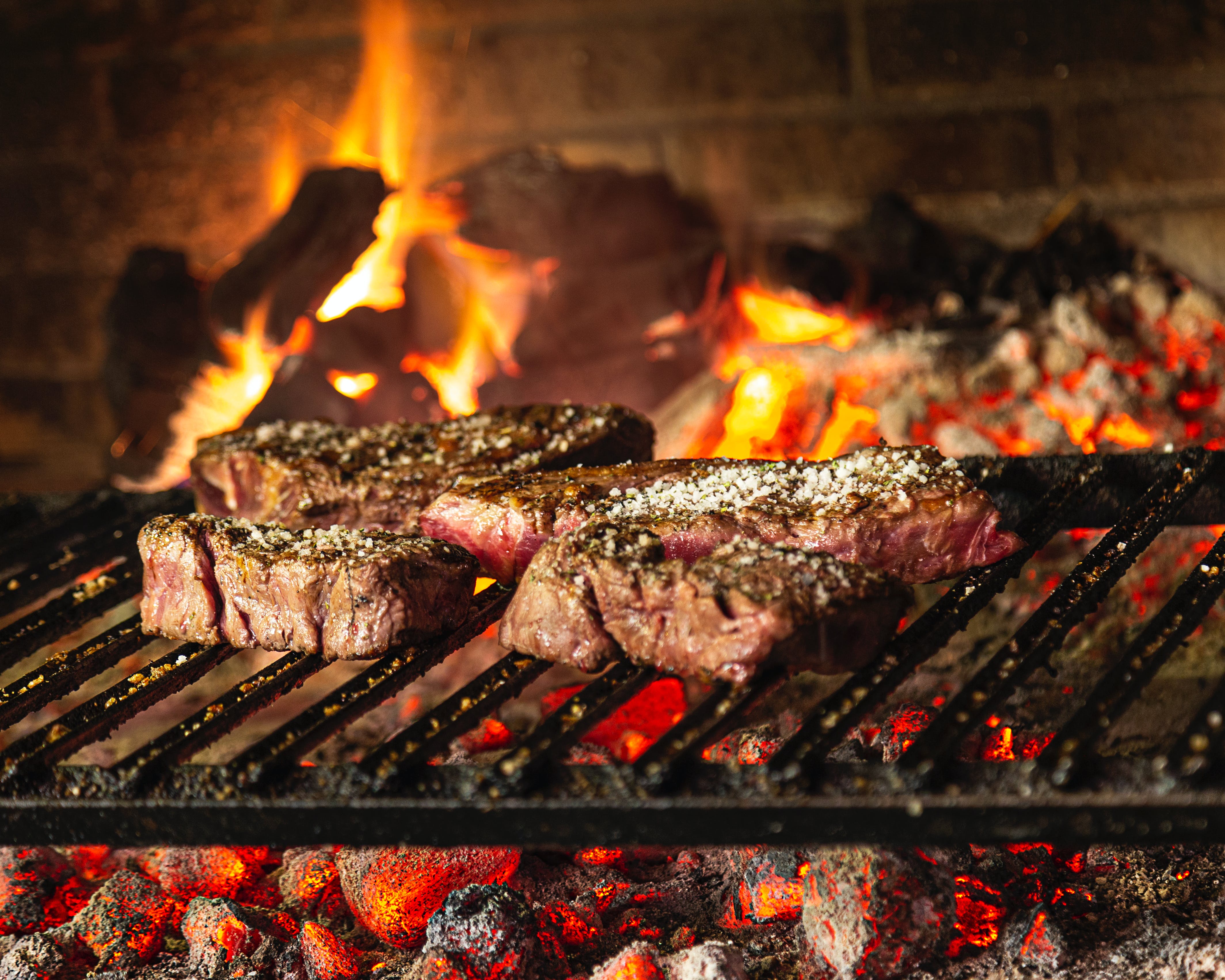 4256x3405 Grilled Meat On Charcoal Grill · Free