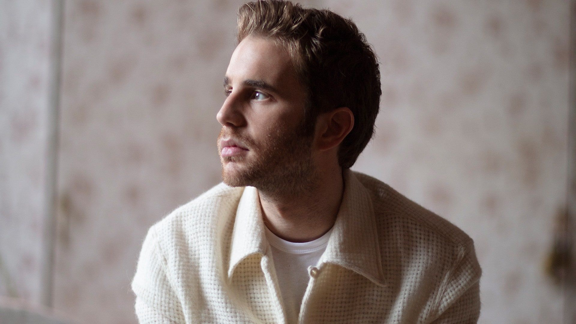 1920x1080 Stylish Celebrity HD Wallpaper