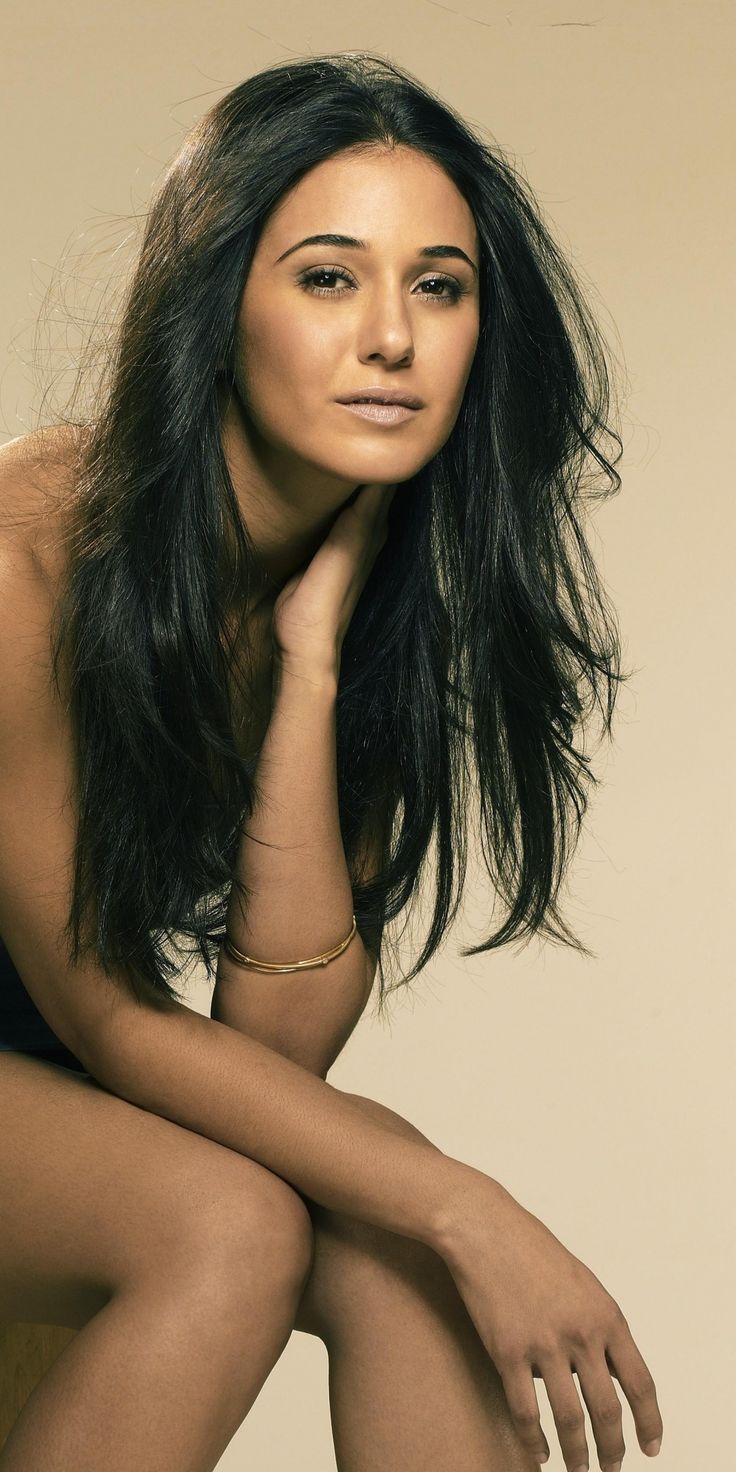 736x1472 Gorgeous, brunette, Emmanuelle Chriquia