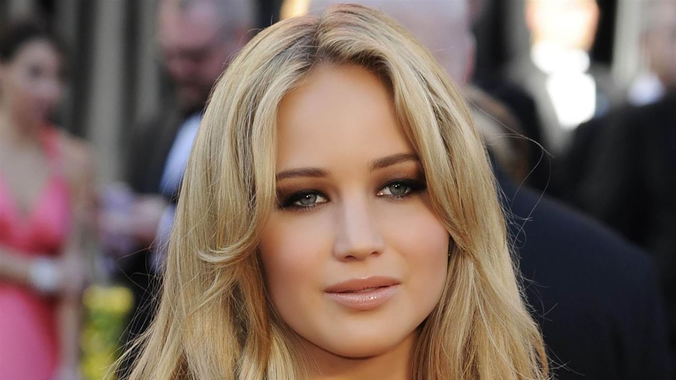 1366x768 Jennifer Lawrence Female Celebrities
