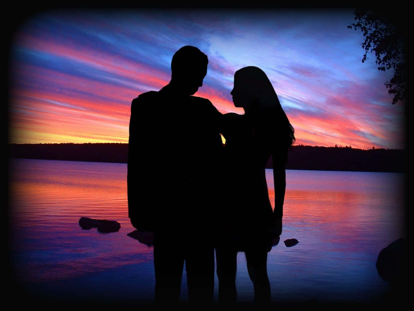 1333x1000 Girlfriend And Boyfriend Wallpaper
