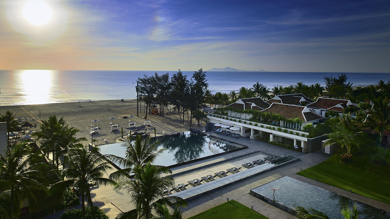 1600x900 of Da Nang's best beach hotels