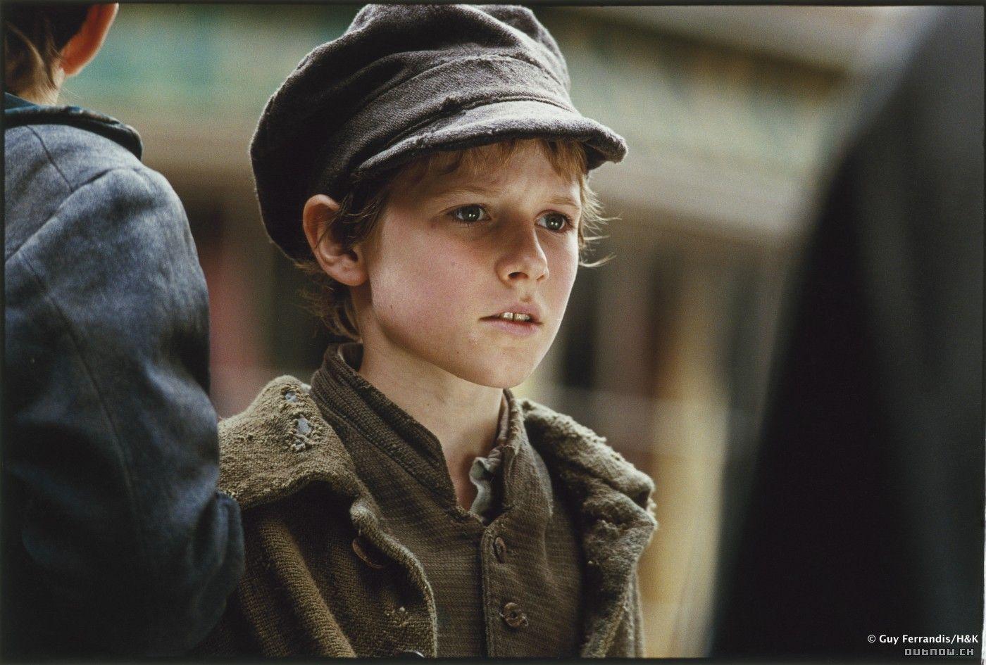 1400x945 Oliver Twist Wallpaper