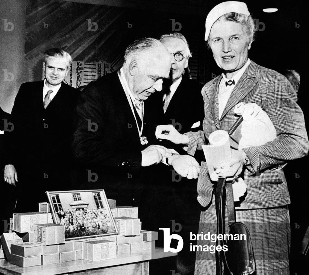 Niels Bohr Wallpapers - Top Free Niels Bohr Backgrounds - WallpaperAccess