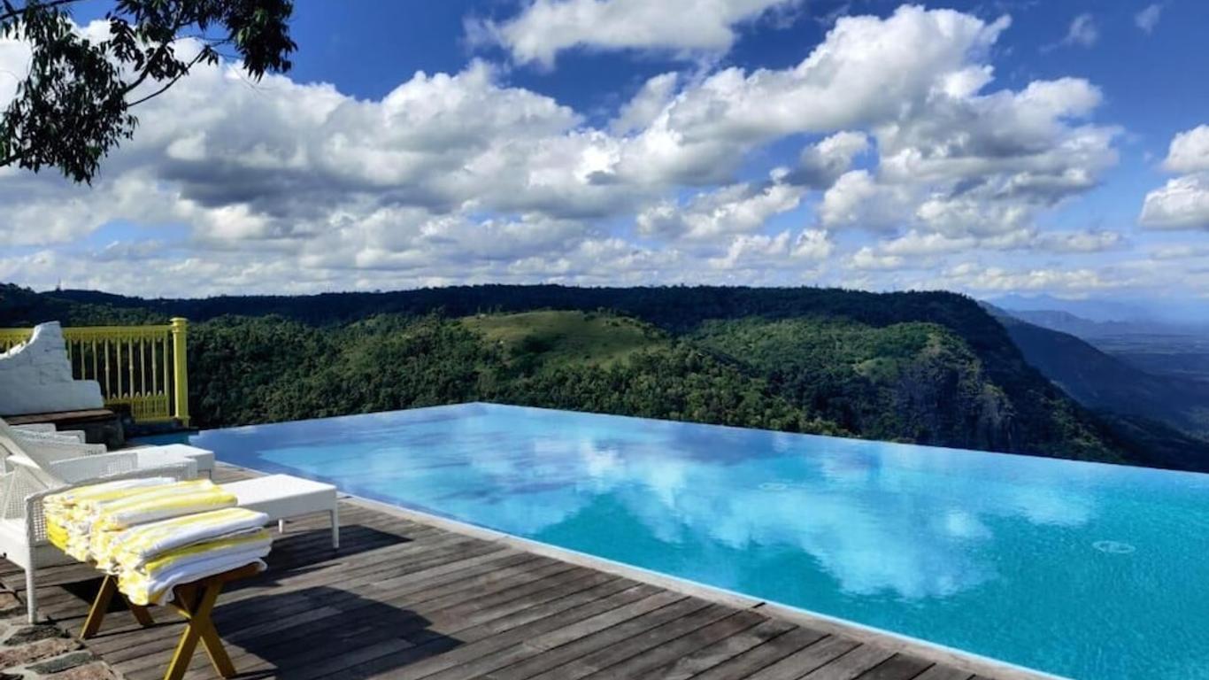 1366x768 Hills and Hues from $123. Thekkady