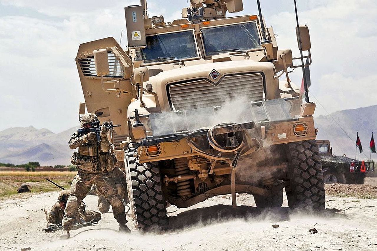 1280x853 Military Trucks Wallpaper
