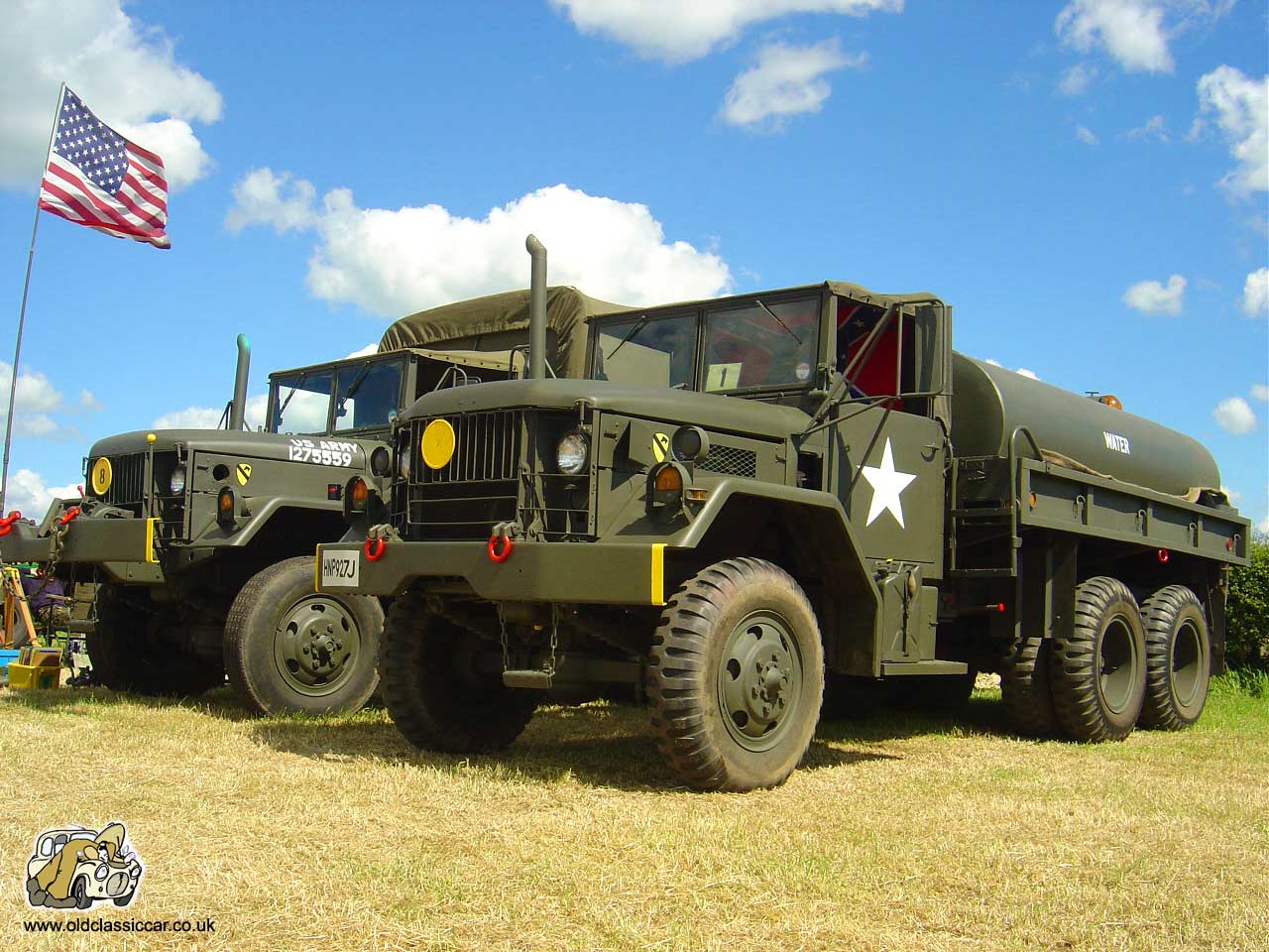 1280x960 Army Trucks Wallpaper