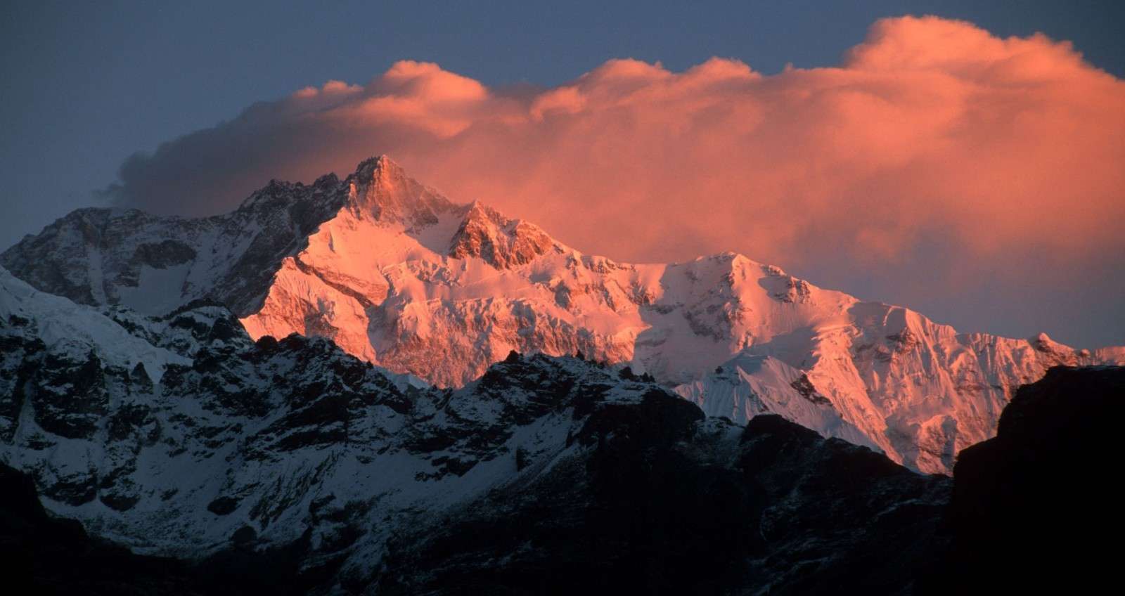 1600x848 Kangchenjunga Wallpaper