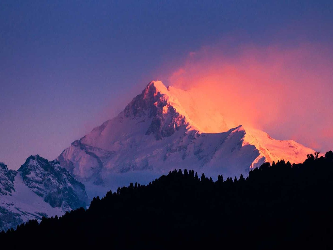1416x1062 On the road to Kanchenjunga. Condé
