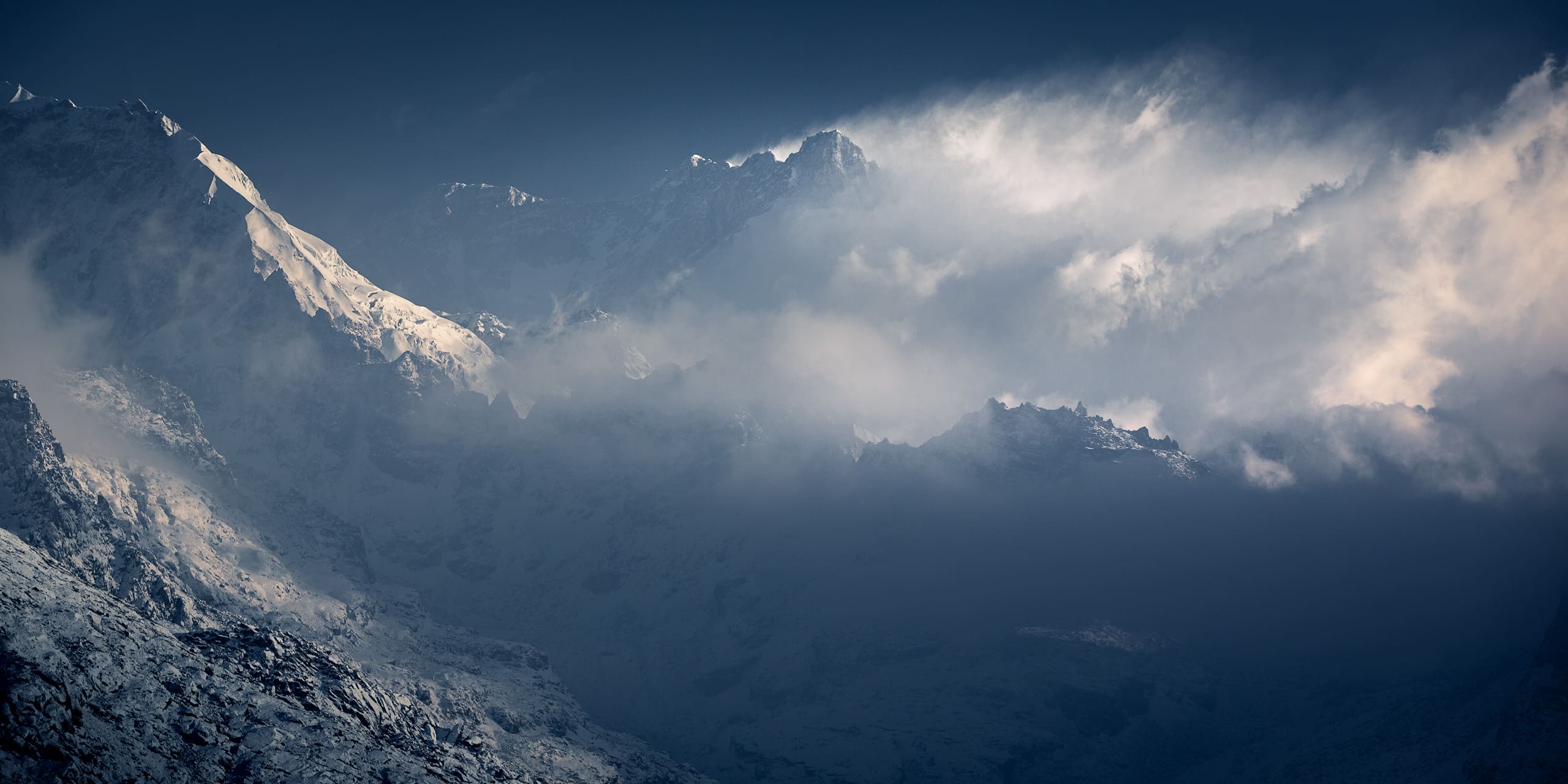 2560x1280 Khangchendzonga: Landscape Photography
