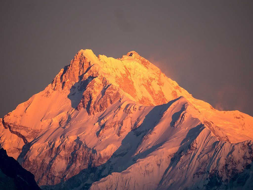 1024x768 Kangchenjunga From