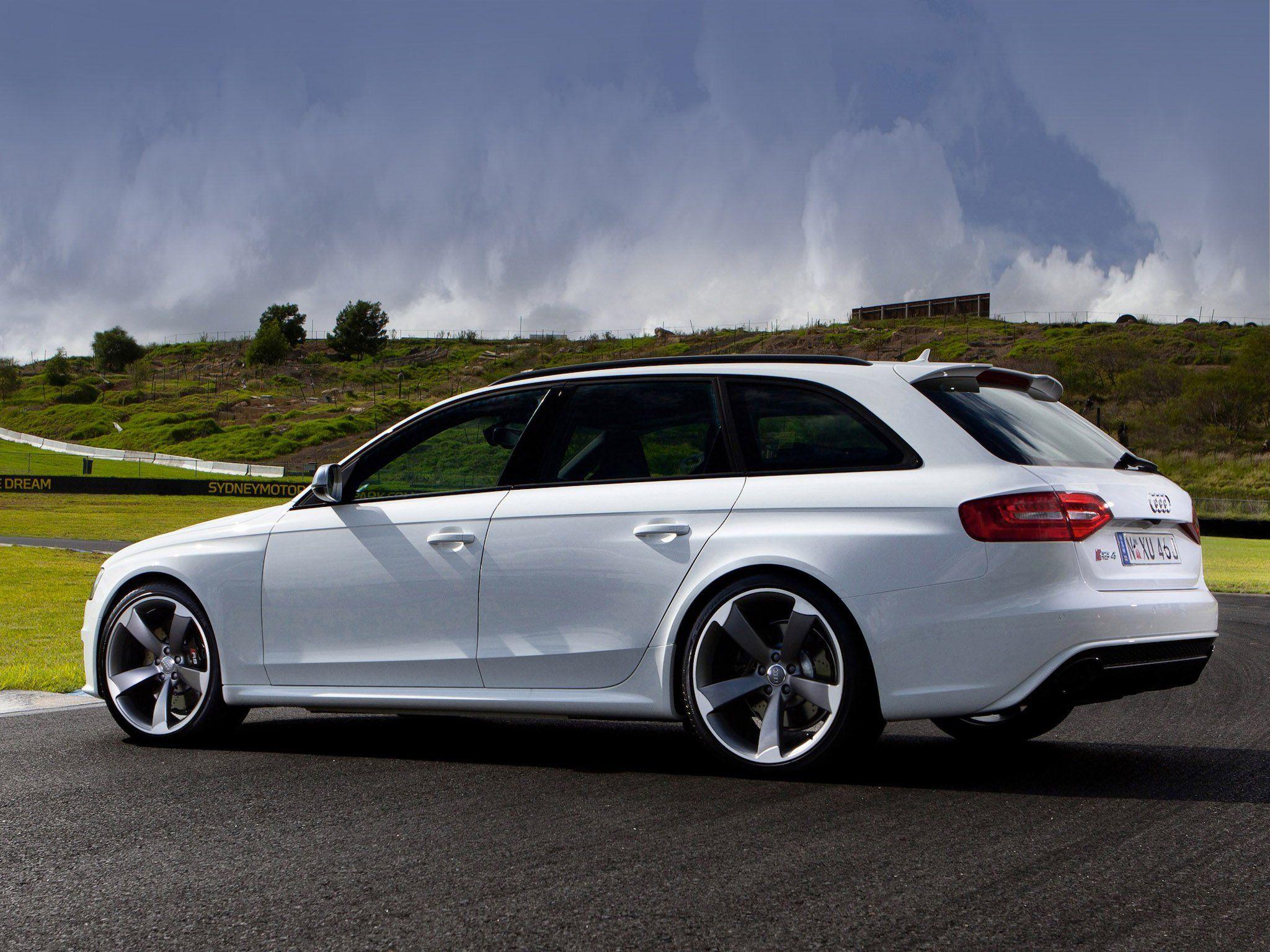 2048x1536 Ultra HD Audi RS4 Wallpaper #Z3AA4U7