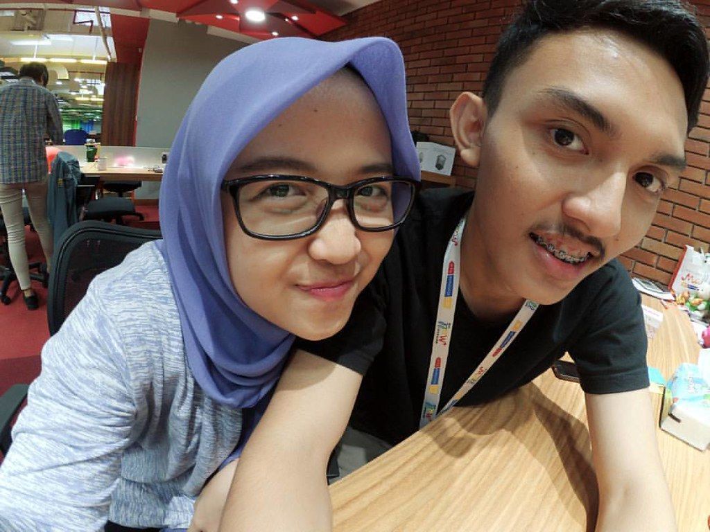1024x768 Deasy megawati putri