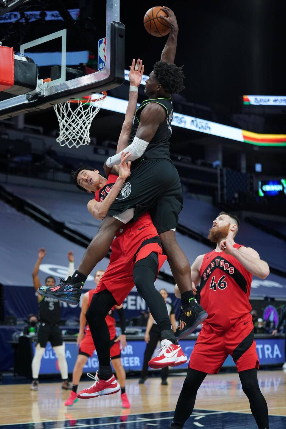 960x1440 Download Anthony Edwards Unstoppable Dunk Wallpaper