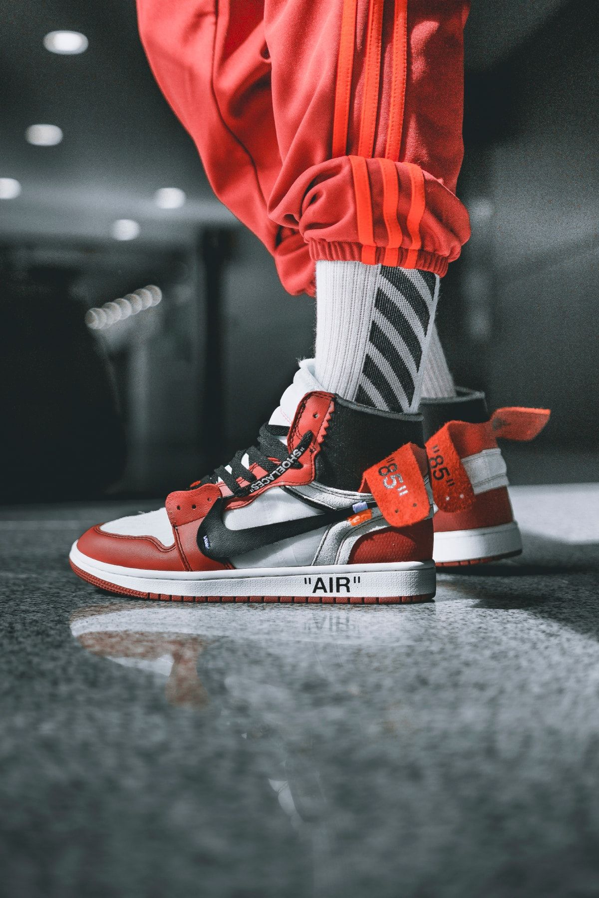1200x1800 OFF WHITE X Air Jordan 1 On Feet Image