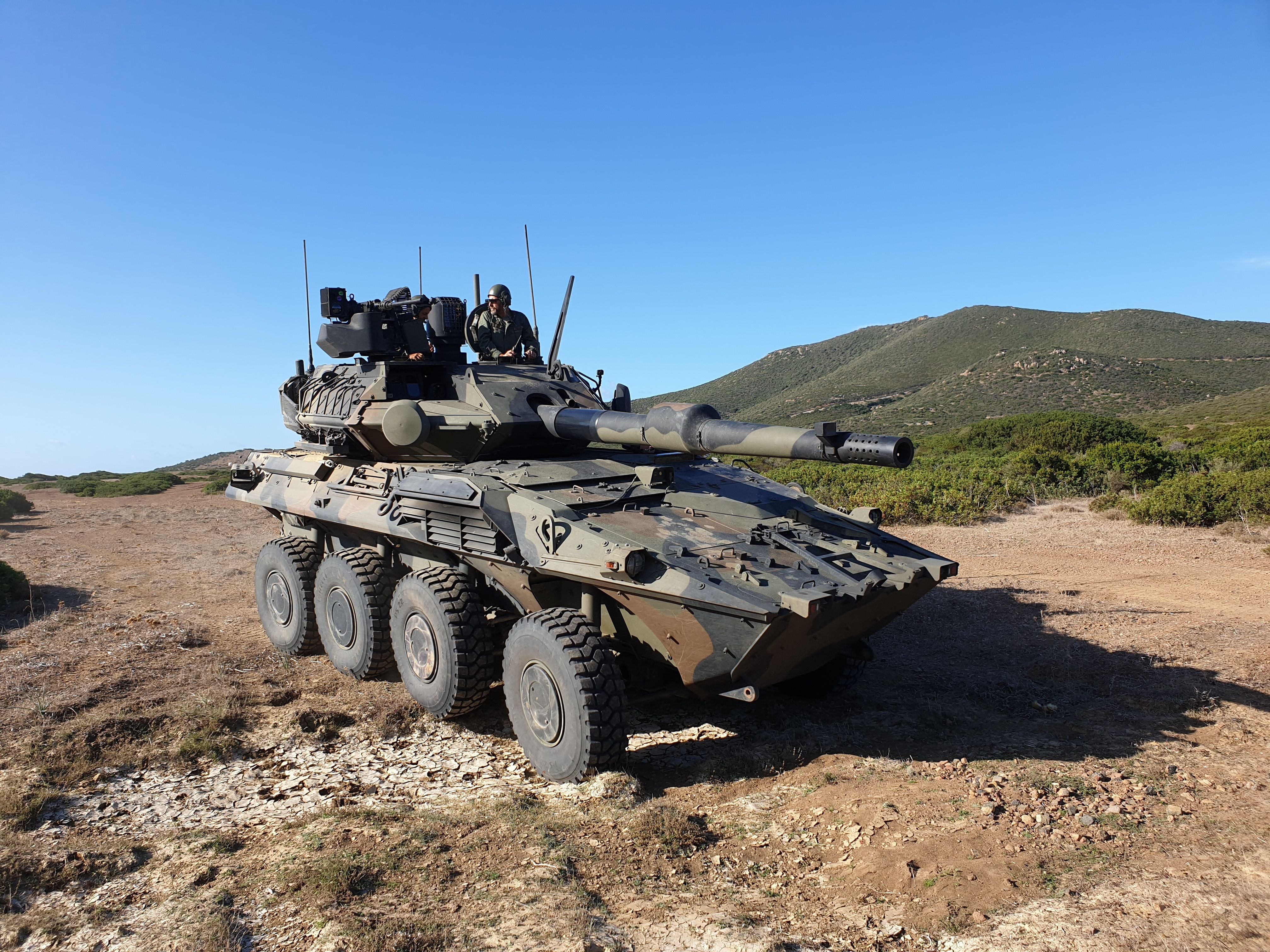 4032x3024 Italian armored vehicle Centauro II
