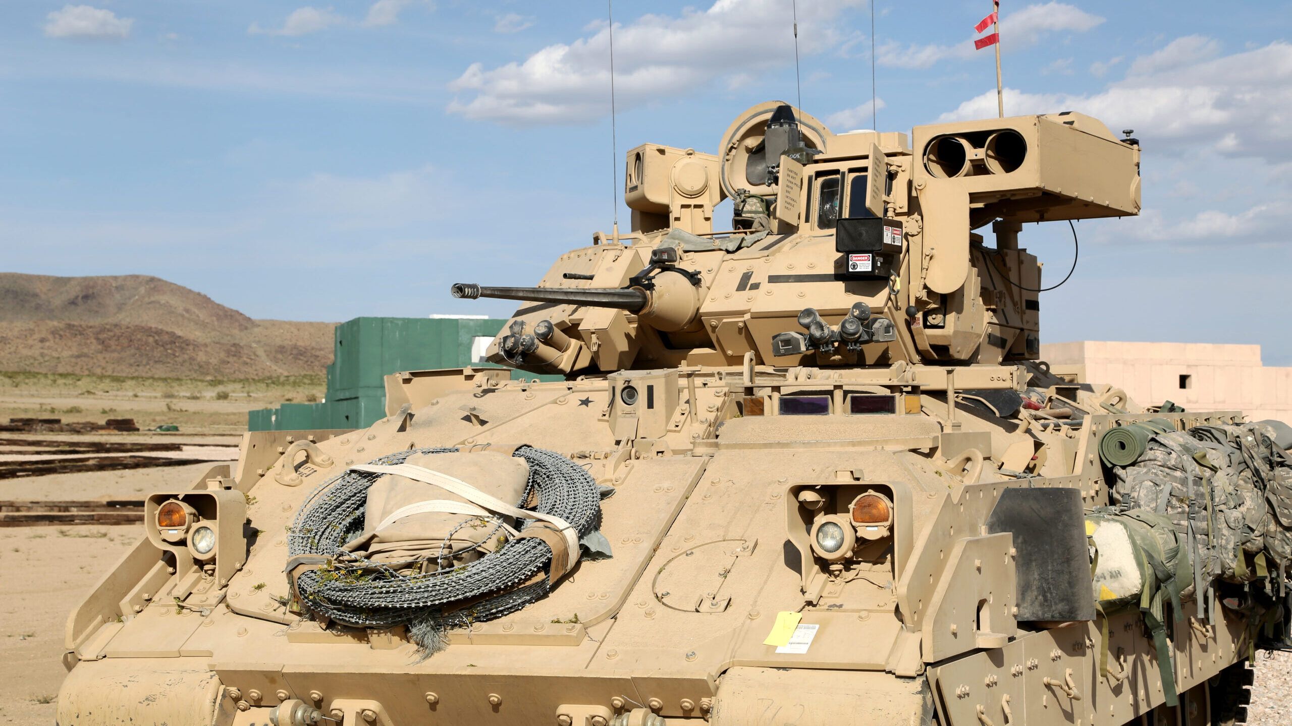2560x1440 Electric vehicles for military just a