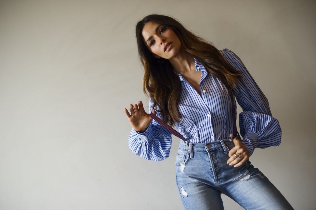 1200x799 Sarah Shahi