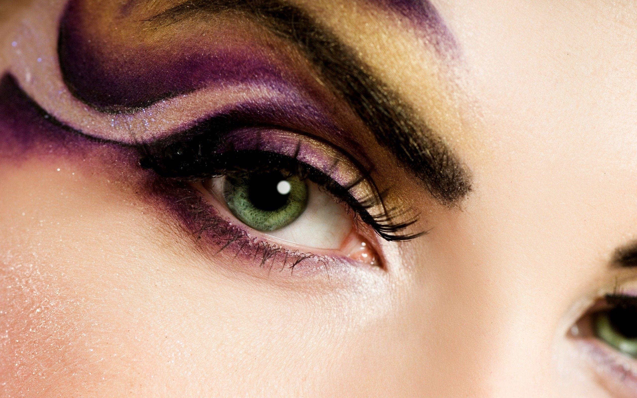 2560x1600 Makeup Wallpaper