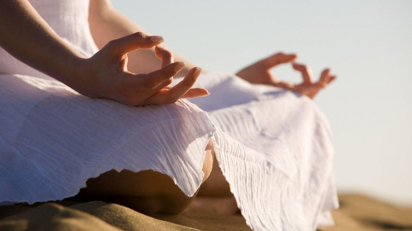 1366x768 Beach Yoga Desktop Wallpaper 938 1366x768 px