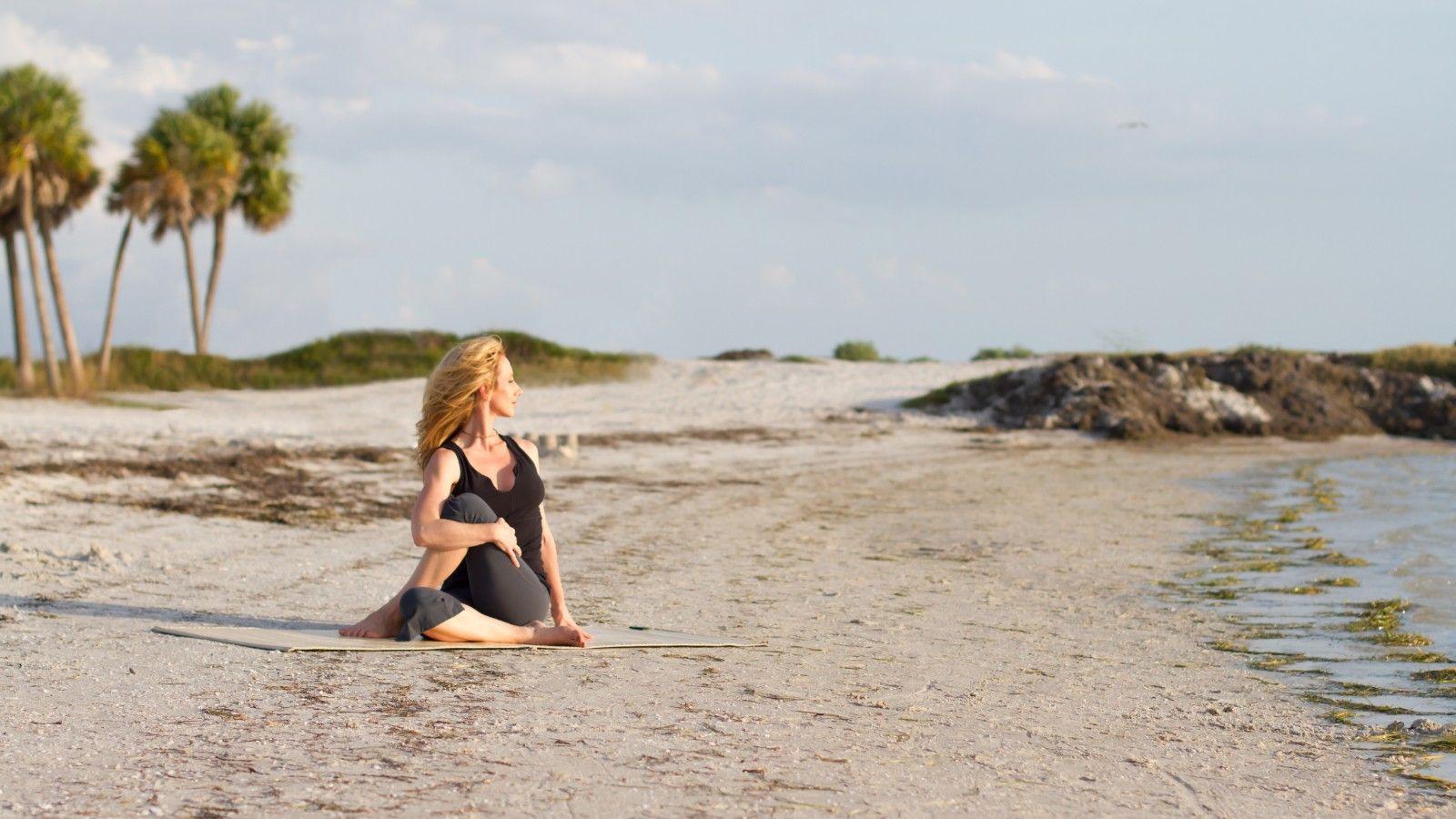 1600x900 Beach yoga to boost your bliss and health