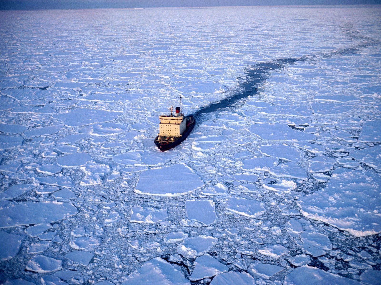 1600x1200 Vehicles Icebreaker Wallpaper