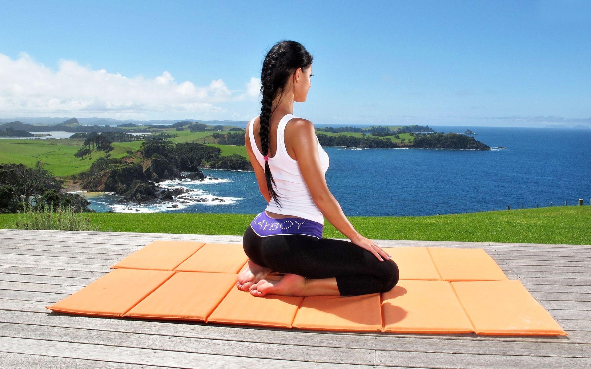 1920x1200 Yoga